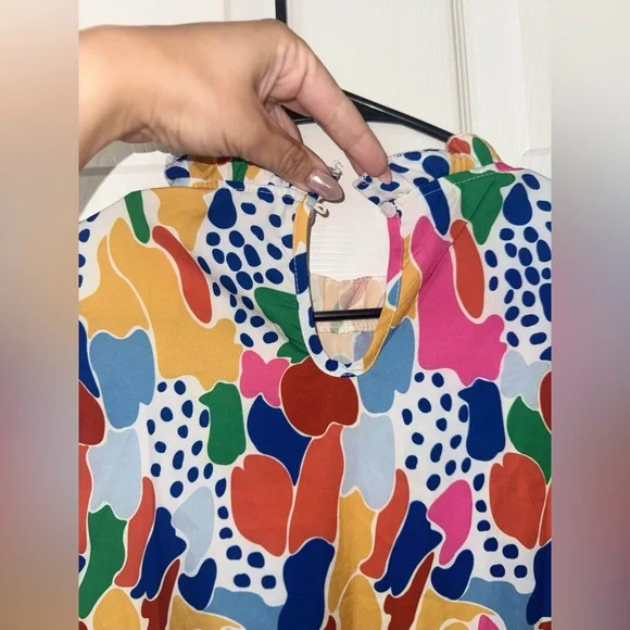 Multicolor Abstract Print Cap Sleeve Top by Emery Rose - Picture 4 of 5